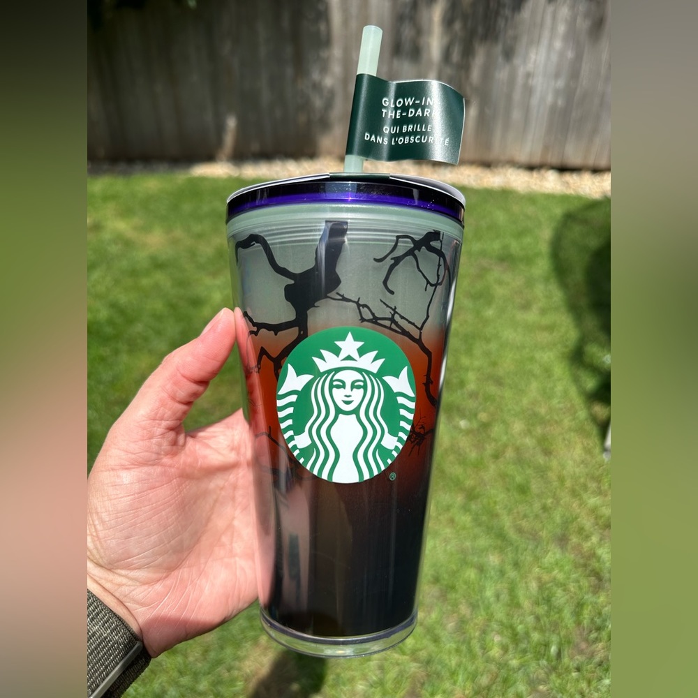 Brand New ‘22 Glow-in-the-Dark Halloween Tumbler